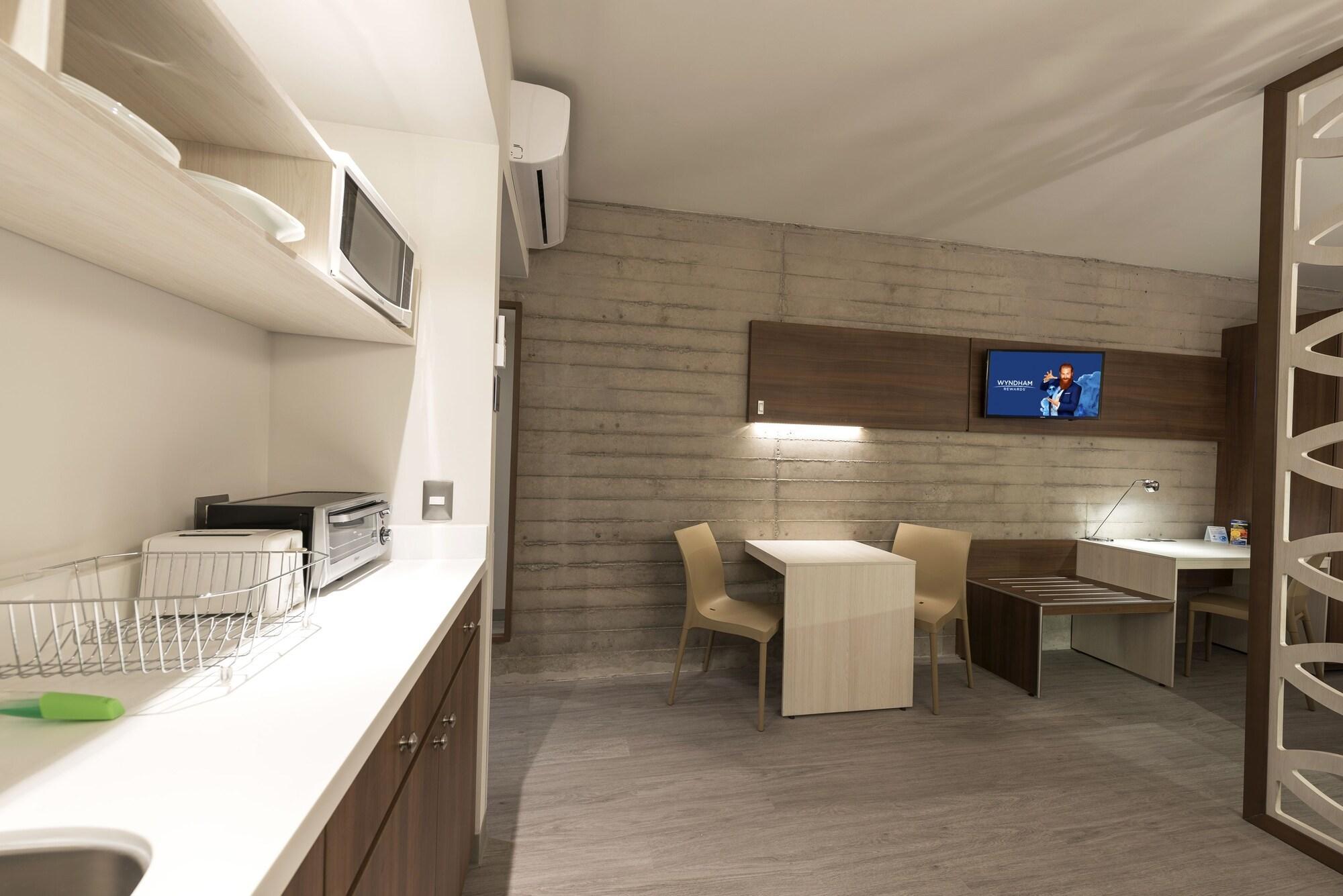 Microtel Inn & Suites By Wyndham איראפואטו מראה חיצוני תמונה