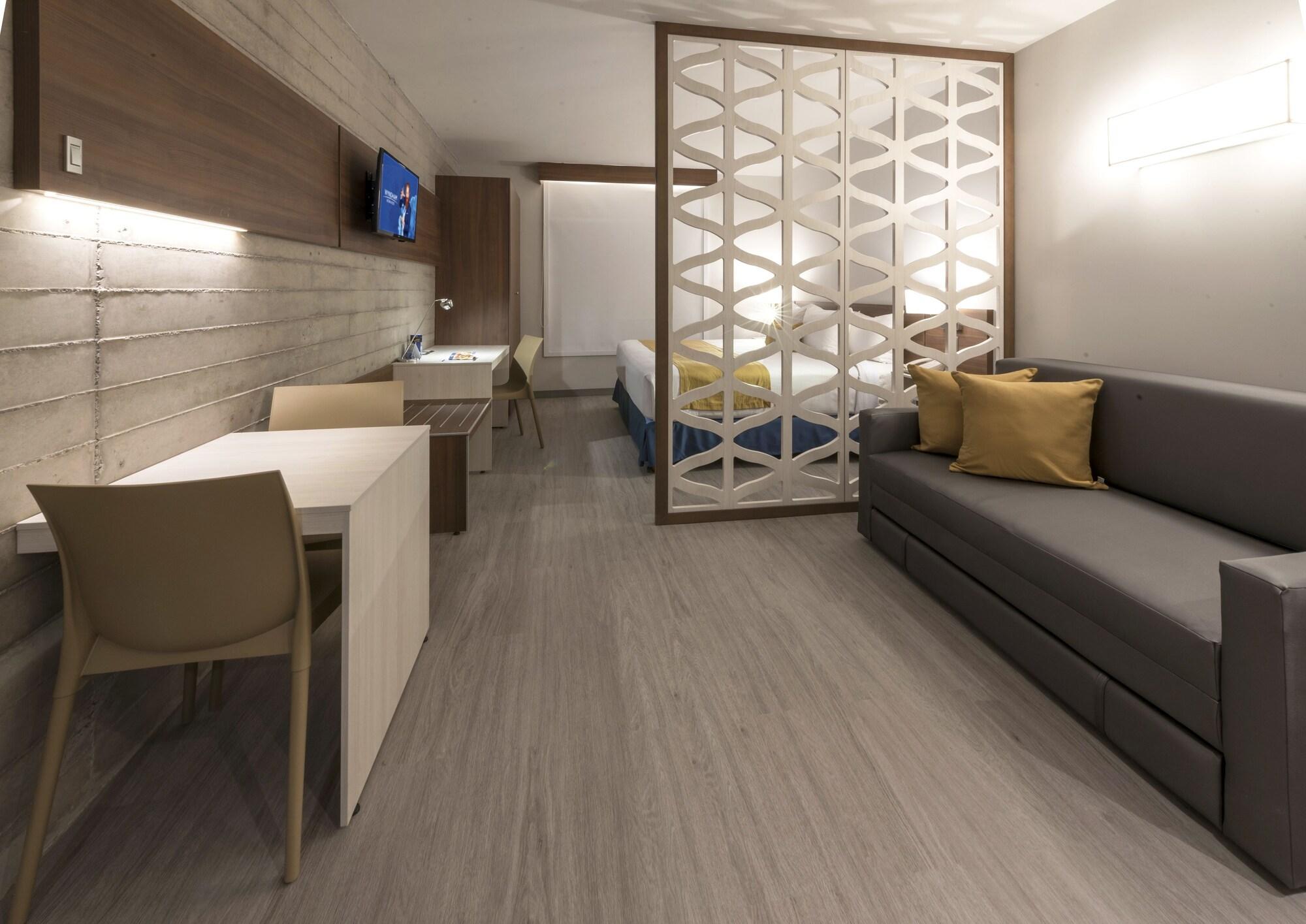 Microtel Inn & Suites By Wyndham איראפואטו מראה חיצוני תמונה