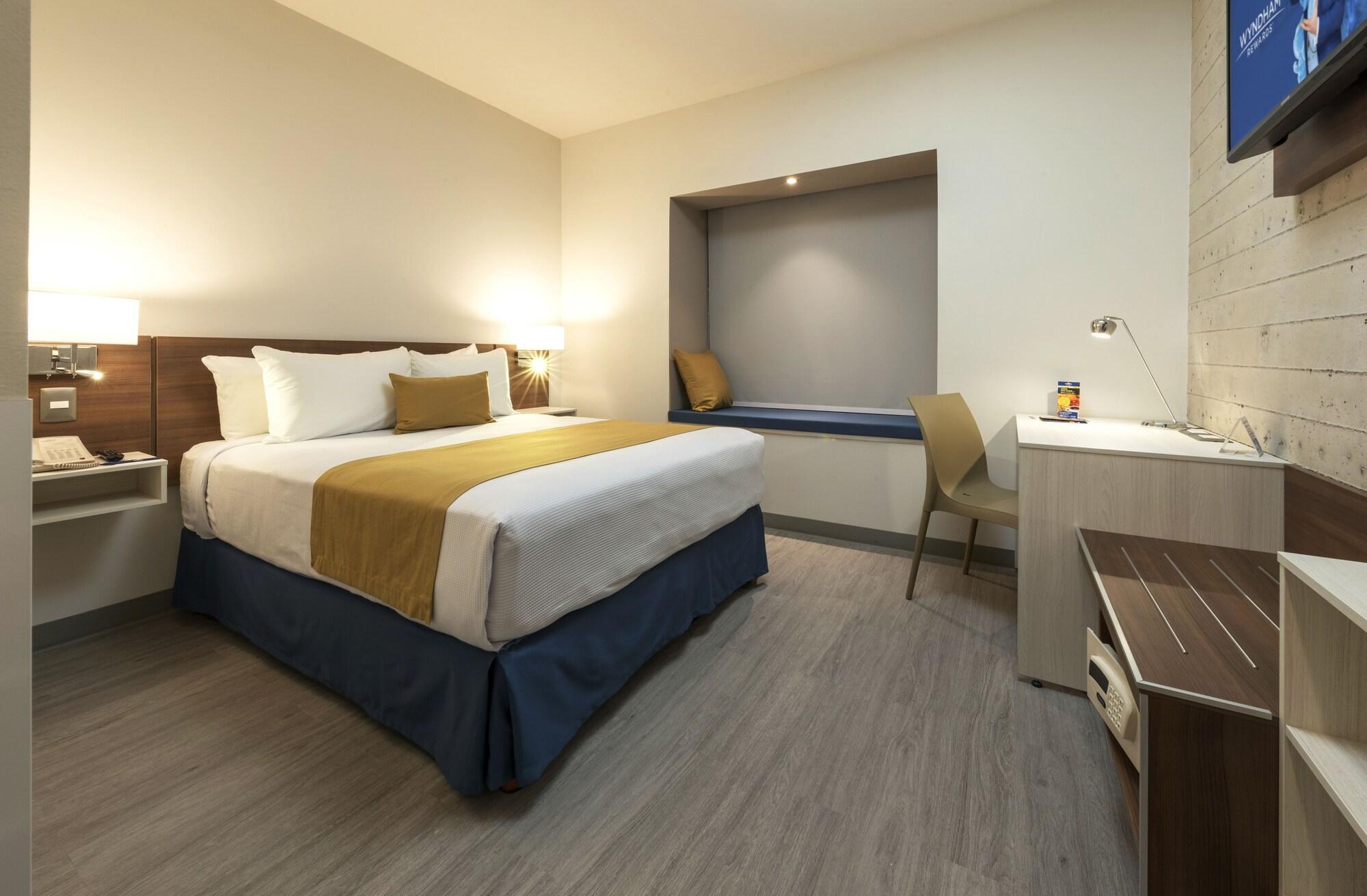 Microtel Inn & Suites By Wyndham איראפואטו מראה חיצוני תמונה