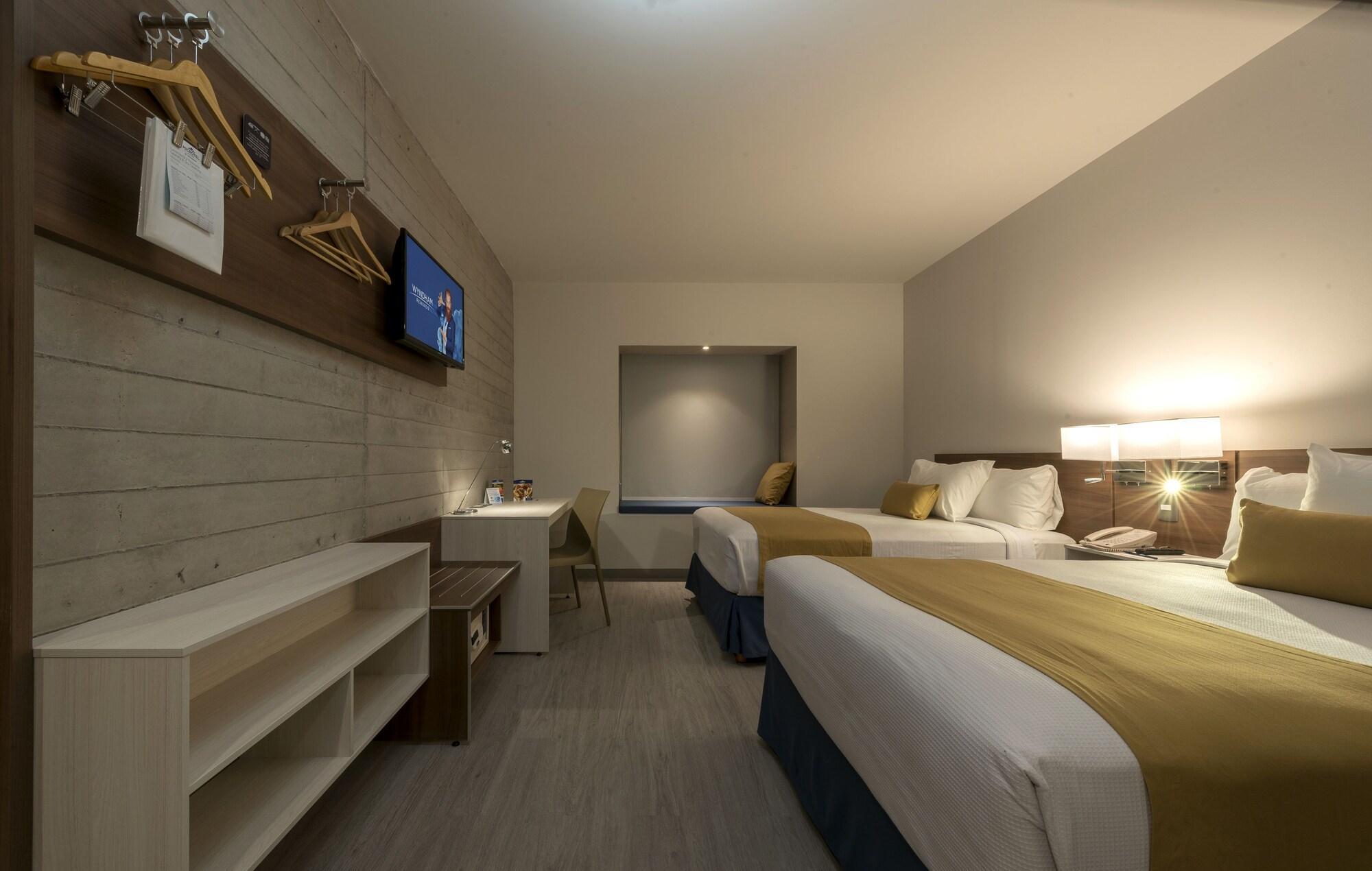 Microtel Inn & Suites By Wyndham איראפואטו מראה חיצוני תמונה