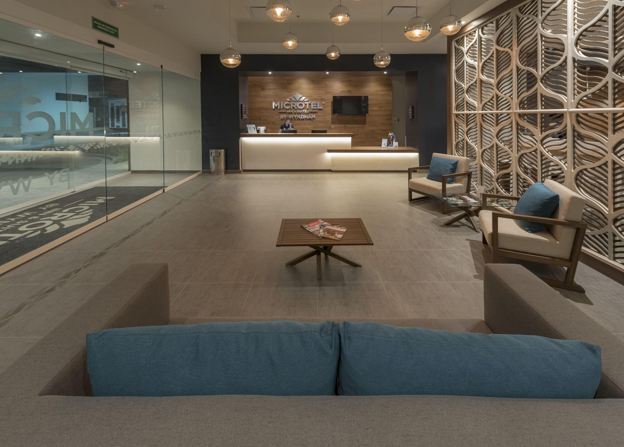 Microtel Inn & Suites By Wyndham איראפואטו מראה חיצוני תמונה