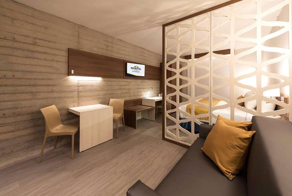 Microtel Inn & Suites By Wyndham איראפואטו חדר תמונה
