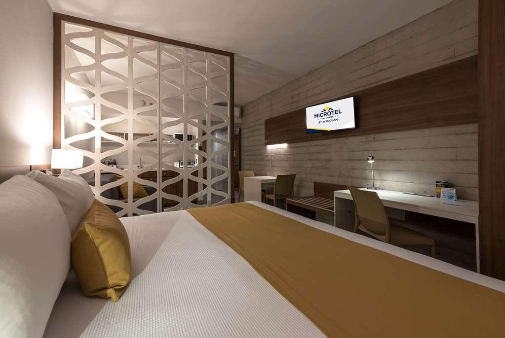 Microtel Inn & Suites By Wyndham איראפואטו חדר תמונה