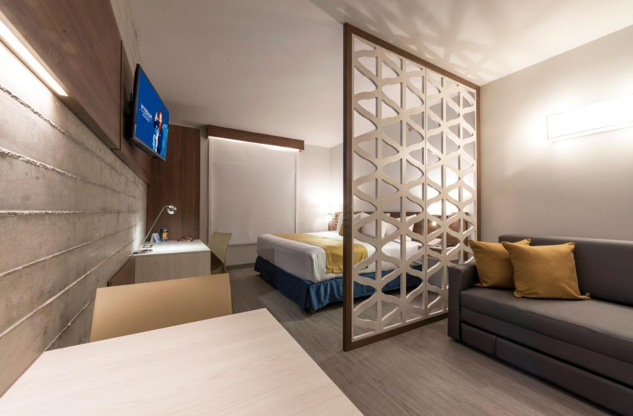 Microtel Inn & Suites By Wyndham איראפואטו מראה חיצוני תמונה